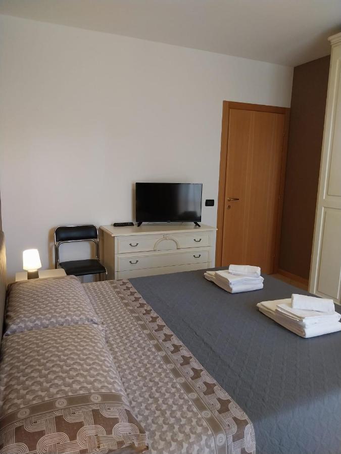 Casa Adela Apartment Desenzano del Garda Bagian luar foto